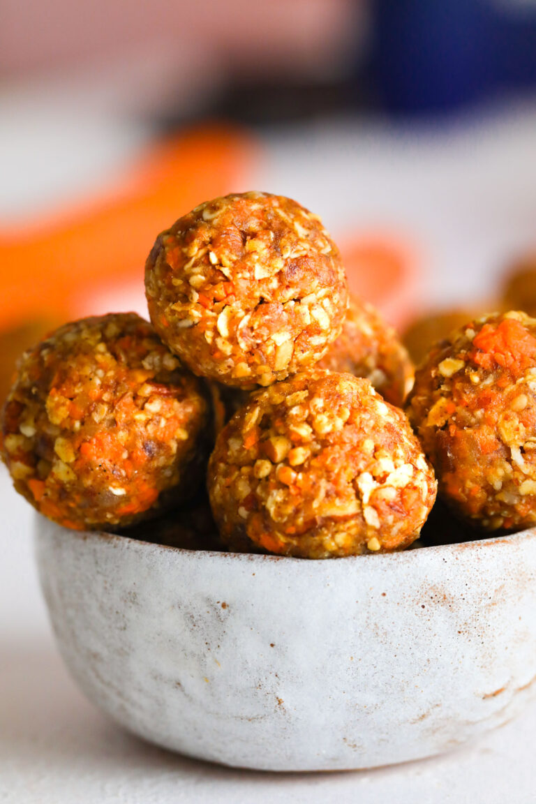 Bocaditos energéticos de pastel de zanahoria: todos nutritivos