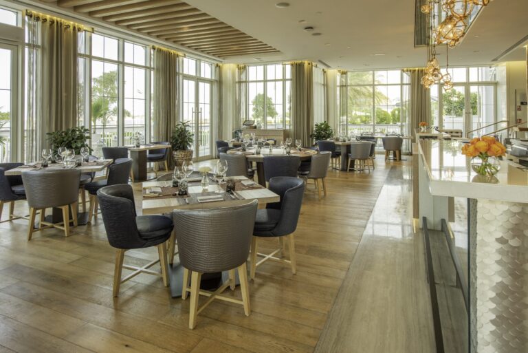 Dentro del encanto de Catch at St. Regis, aclamado por Michelin