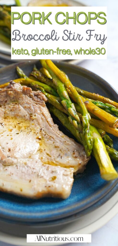 Chuletas de cerdo keto con espárragos