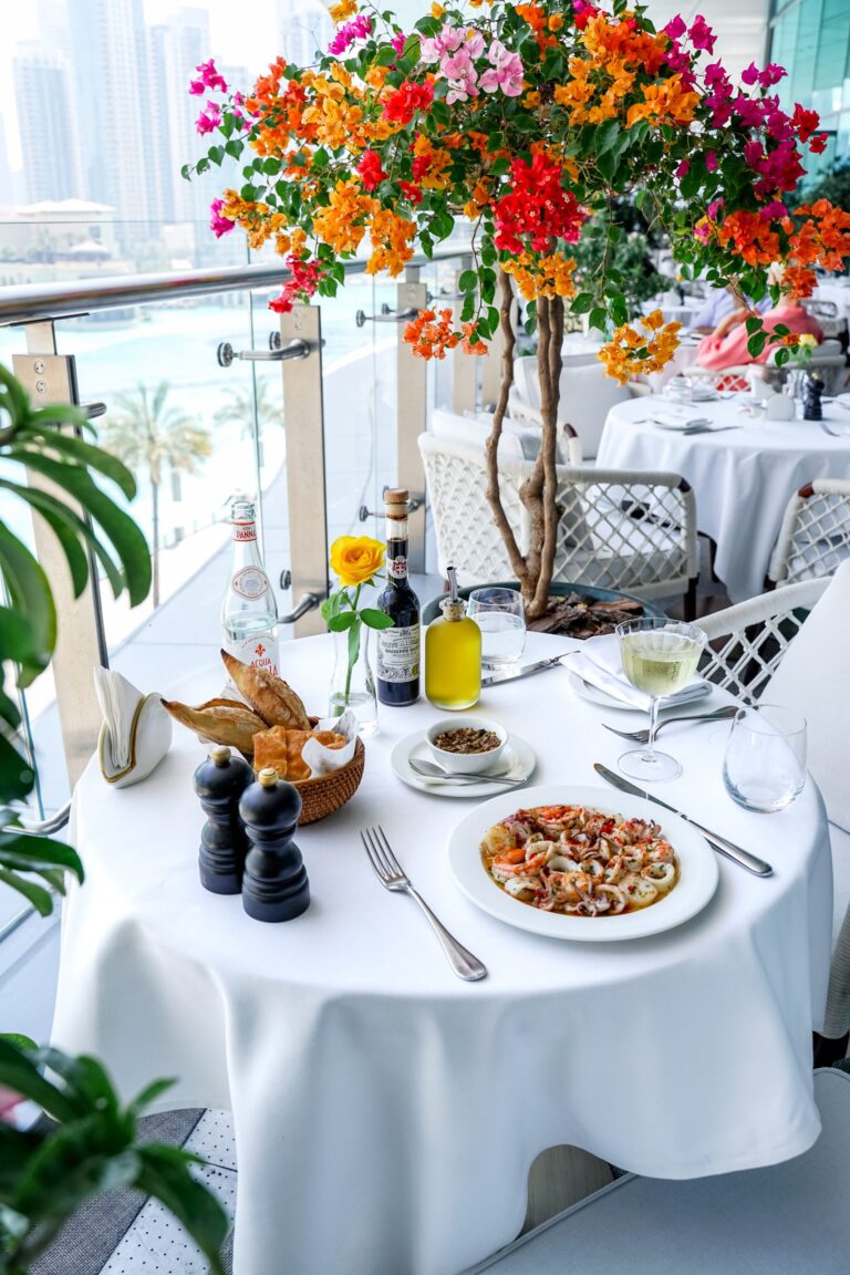 Descubra lo mejor del Novikov Café en Mascate y Dubái