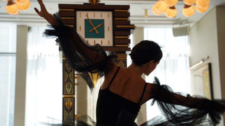Peacock Alley en Waldorf Astoria DIFC presenta el té de la tarde con presentaciones de ballet en vivo