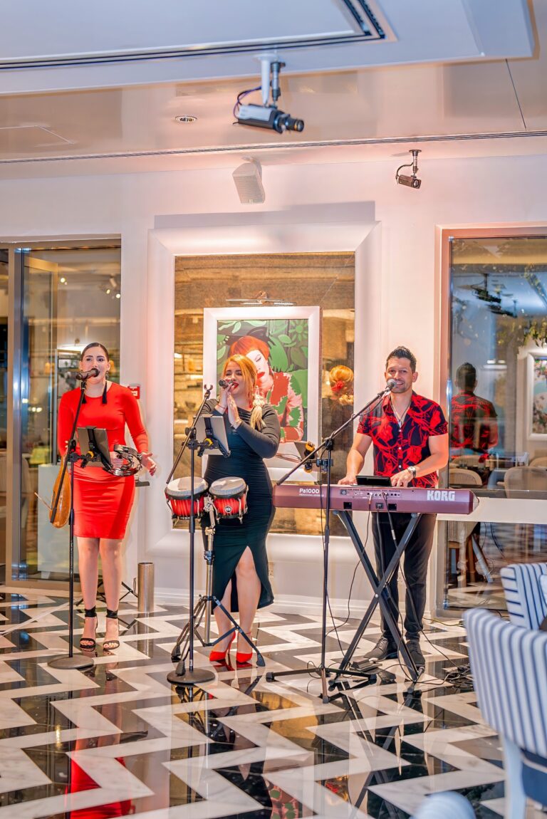 Noches de fiesta flamenca en Envy Review