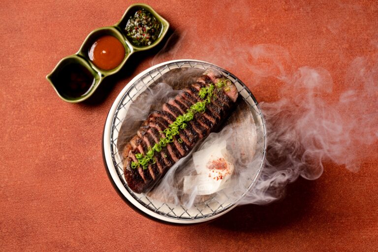 Emirates Palace Mandarin Oriental presenta Strawfire del chef Ross Shonhan